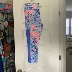 Lilly Luxletic high rise weekender EUC